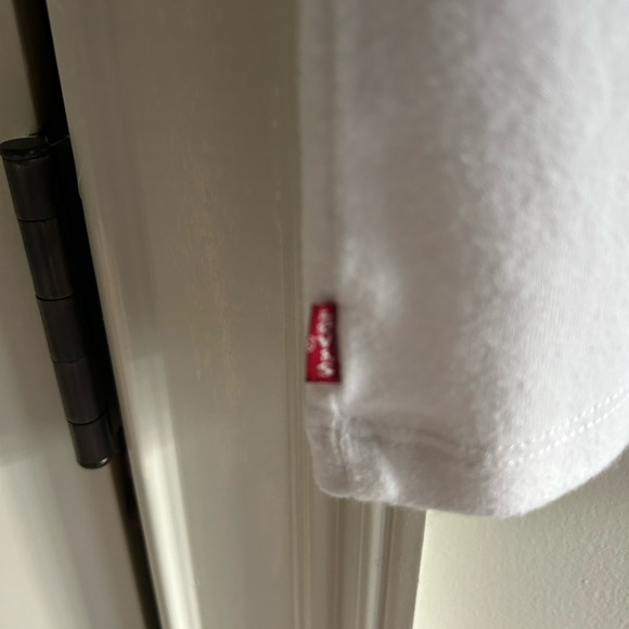 Classic White T-Shirt with Black Striped Collar-Levi’s. - Picture 6 of 6